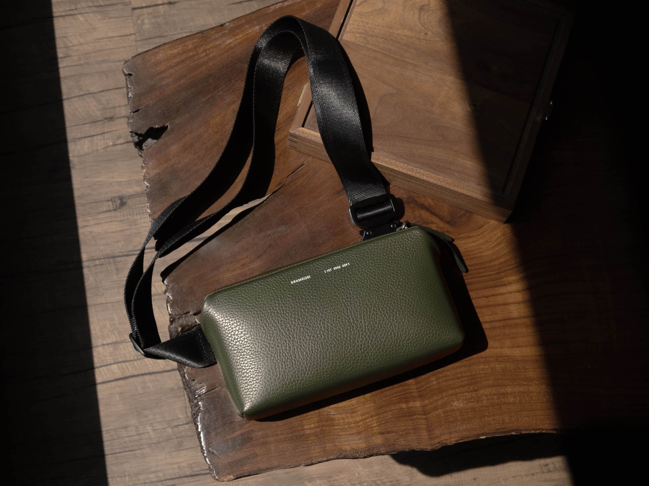 157 Essential Sling Tasche
