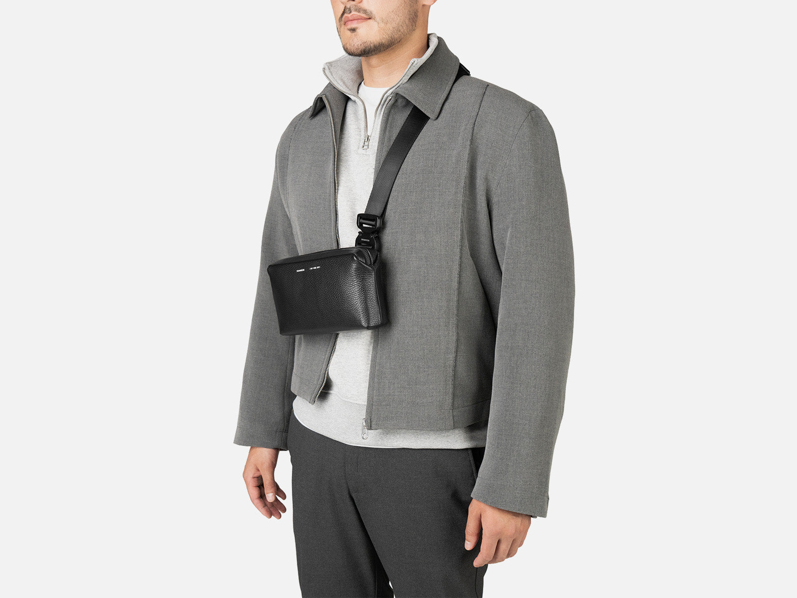 157 Essential Sling Tasche